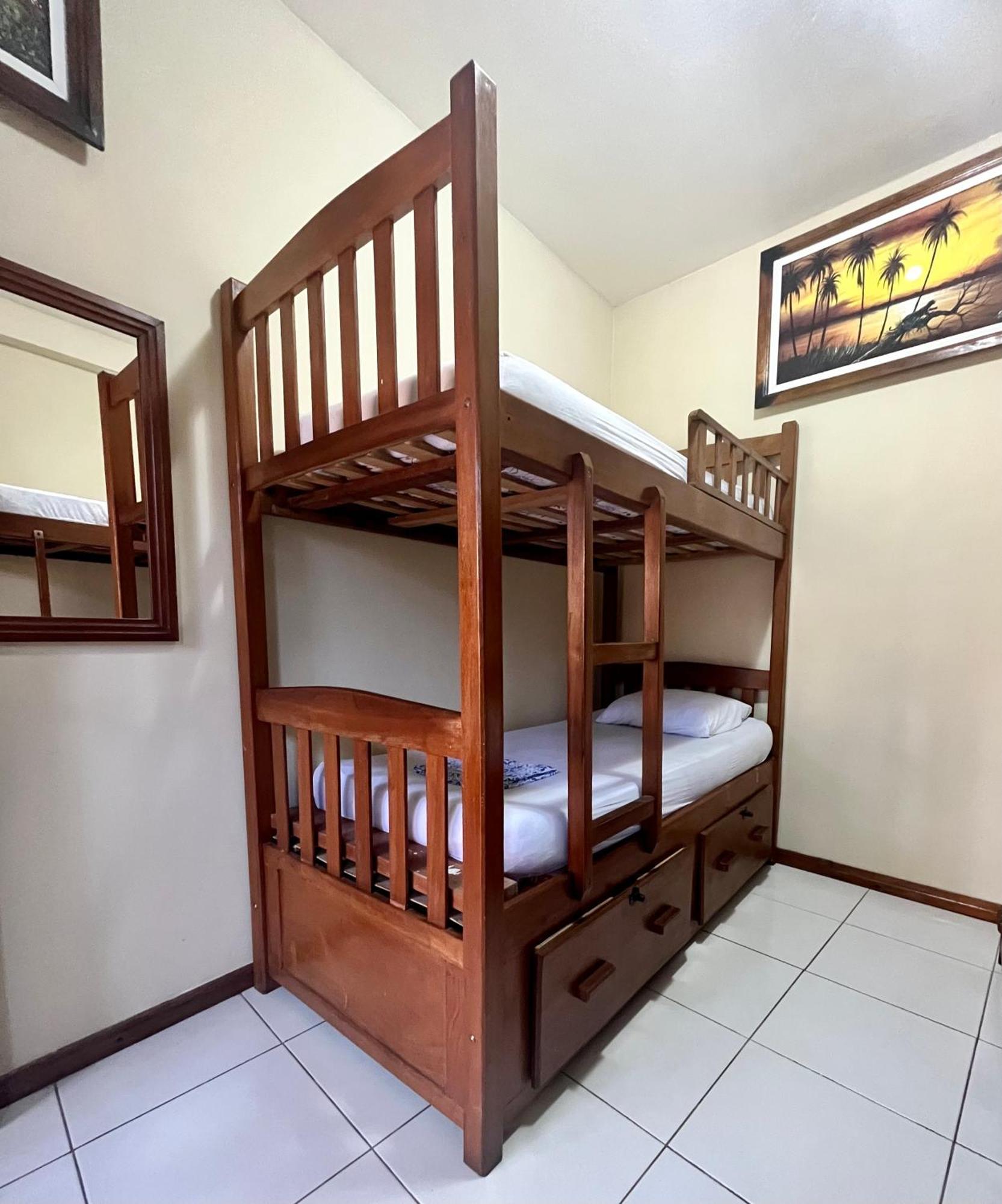 Hostel Nin Ngoại thất bức ảnh