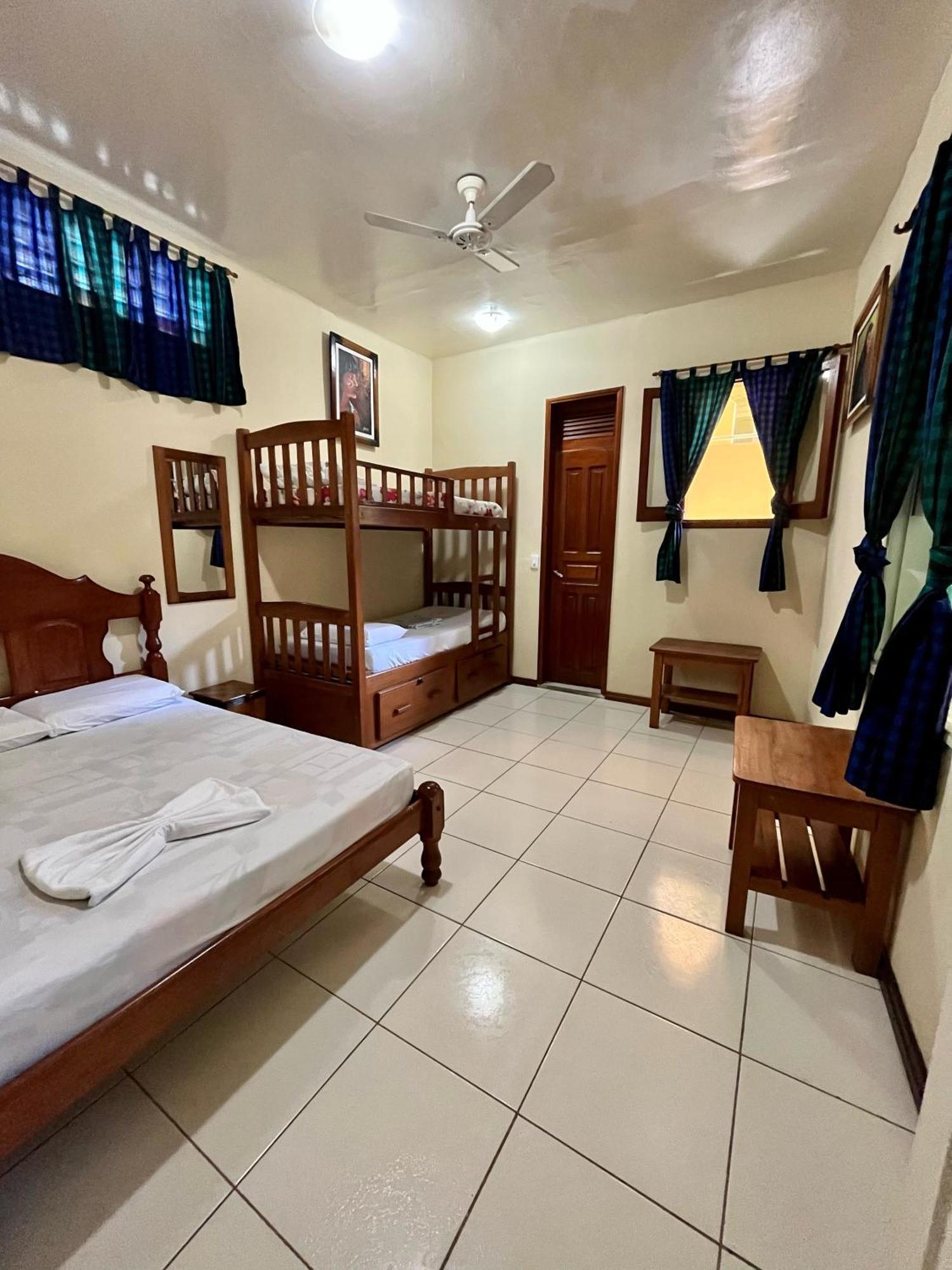 Hostel Nin Ngoại thất bức ảnh