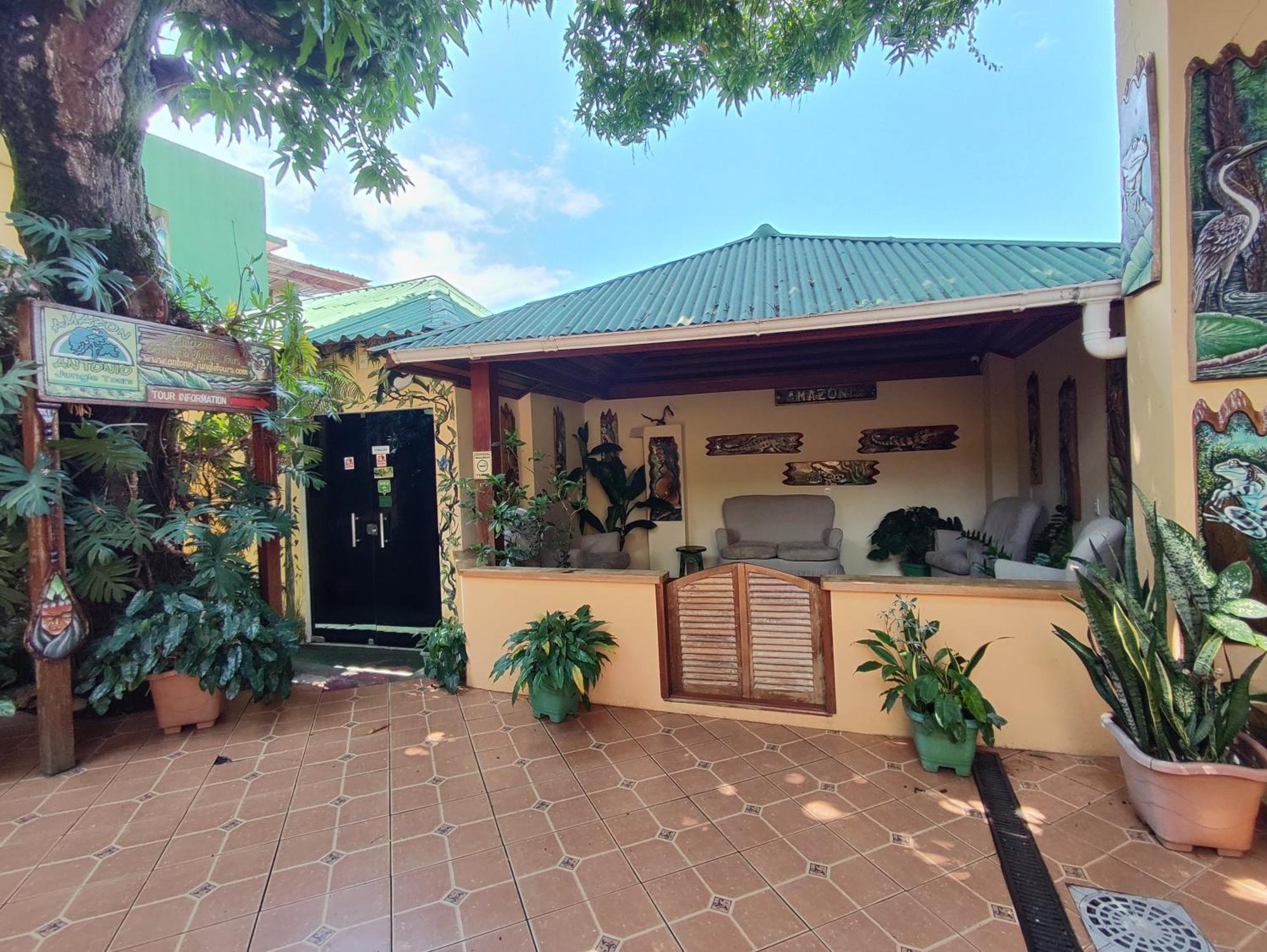 Hostel Nin Ngoại thất bức ảnh